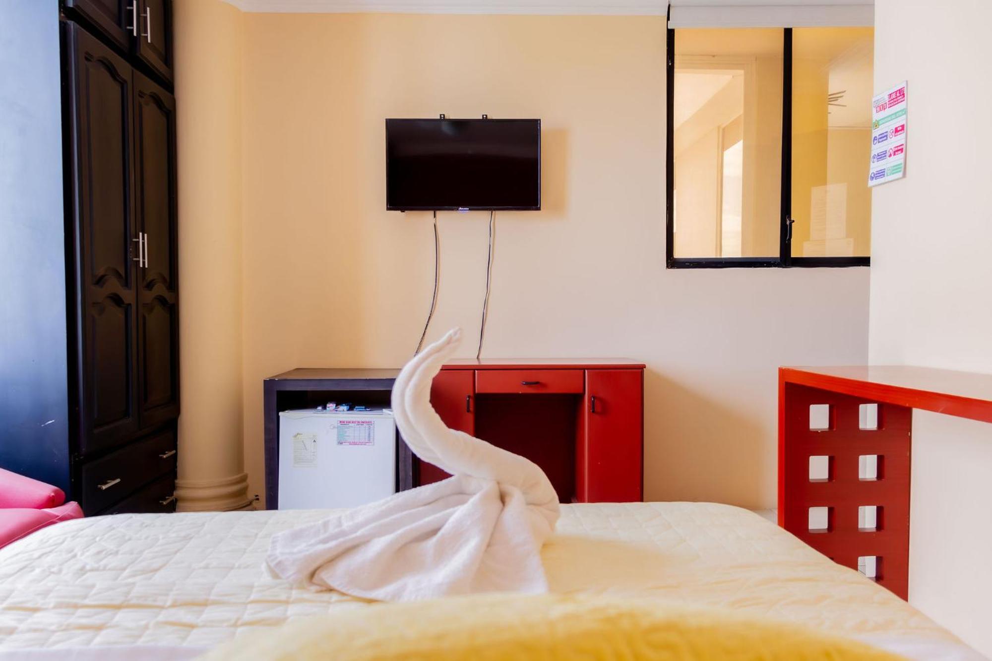Hostal Antares 만타 외부 사진