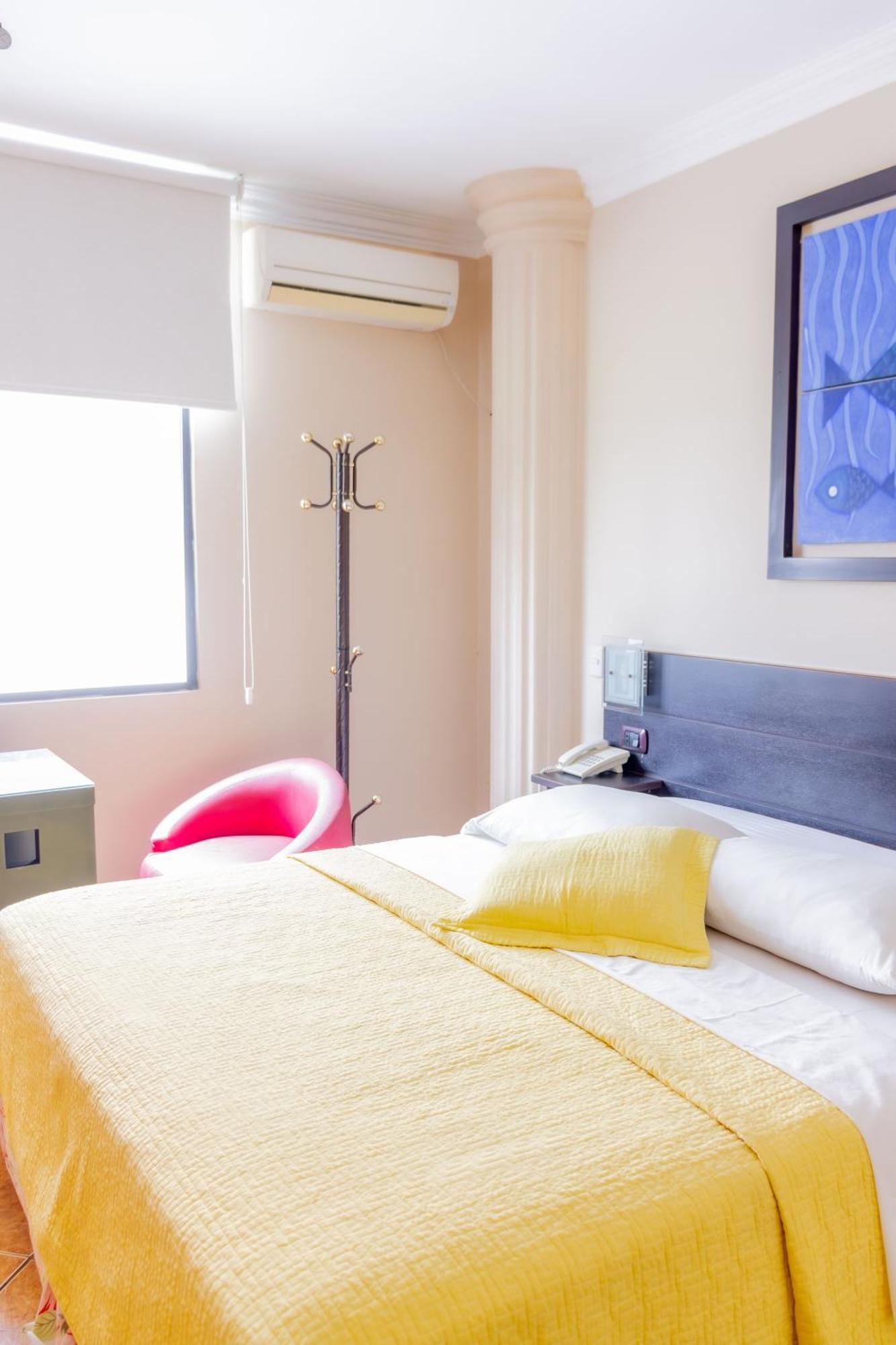 Hostal Antares 만타 외부 사진