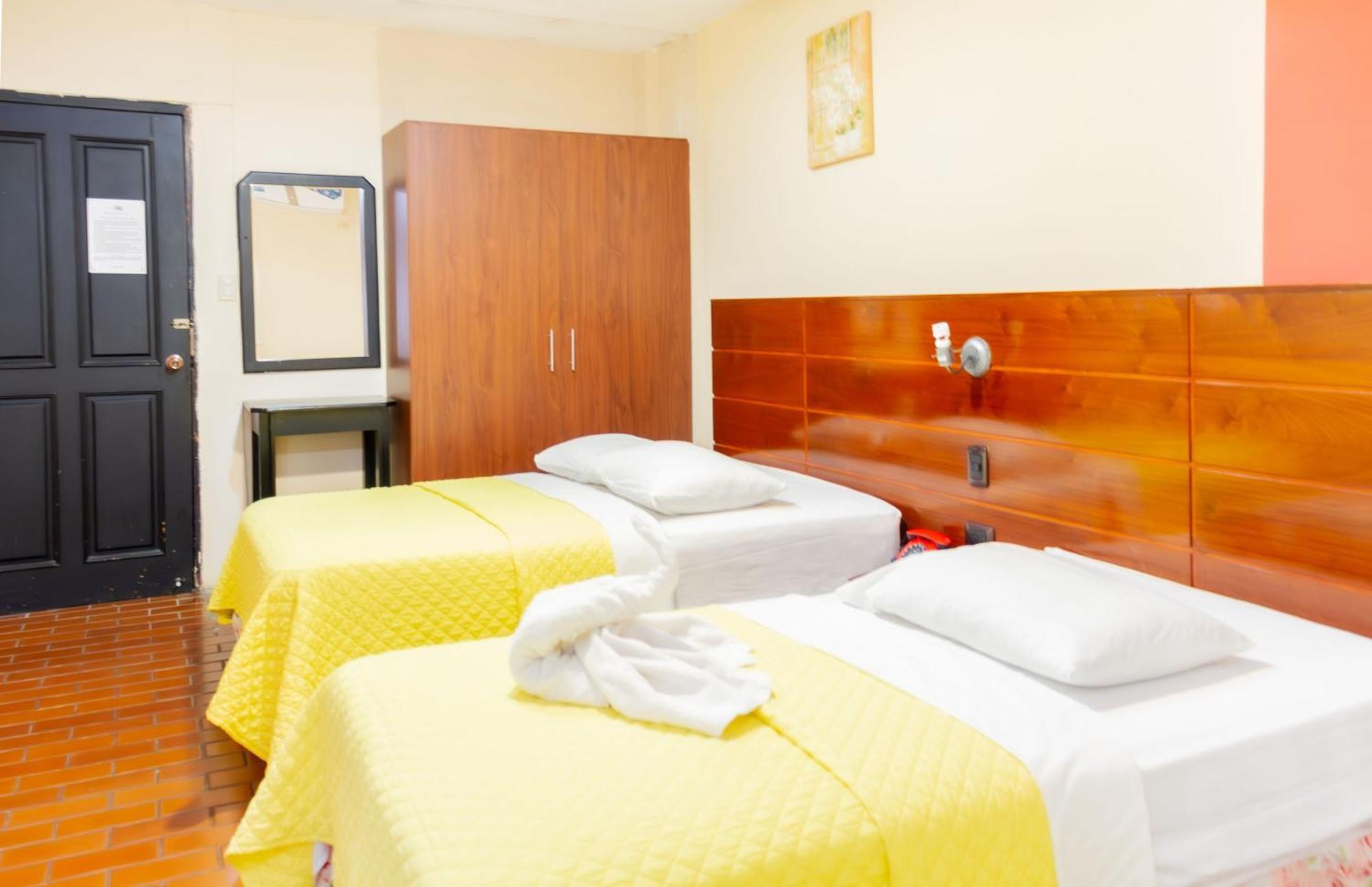 Hostal Antares 만타 외부 사진